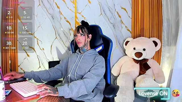 Snapshot of Dafne_kee chatting on April 2026 03:36:02 AM Dafne kee online show from April 2026 03:36:02 AM