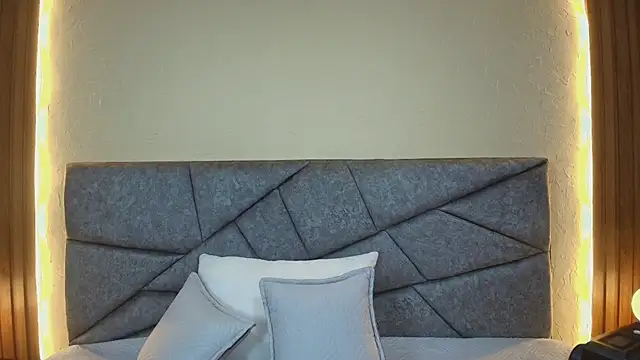 Snapshot of Kittie_Vixen chatting on May 2026 07:31:02 PM Kittie Vixen online show from May 2026 07:31:02 PM