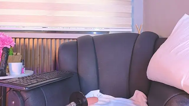 Snapshot of AnastasiaSiren_ chatting on May 2026 08:58:01 PM AnastasiaSiren online show from May 2026 08:58:01 PM