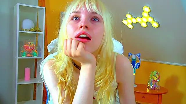 HannahHollis online show from July 2026 06:31:02 AM
