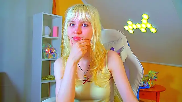 HannahHollis online show from July 2026 06:09:01 AM