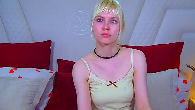 HannahHollis online show from June 2026 06:19:02 PM