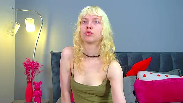 HannahHollis online show from May 2026 06:17:02 AM