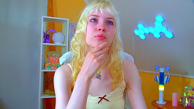 HannahHollis online show from June 2026 06:13:01 AM