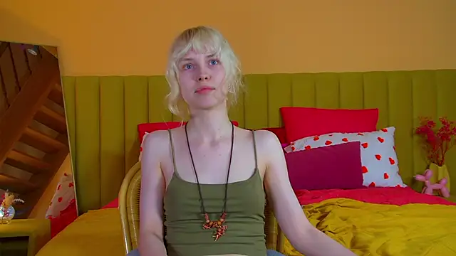 HannahHollis online show from May 2026 06:30:02 PM