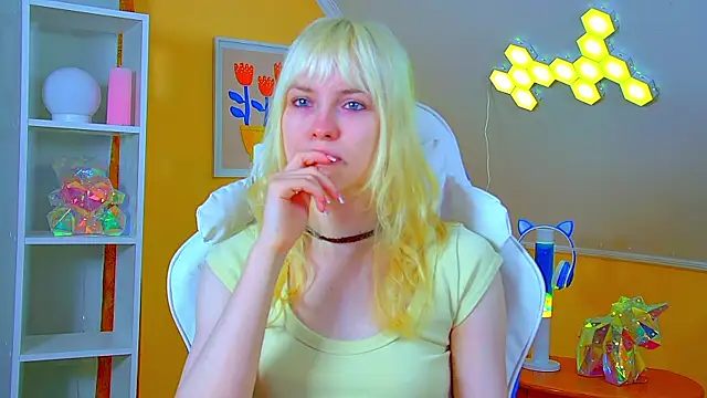 HannahHollis online show from July 2026 06:14:01 AM