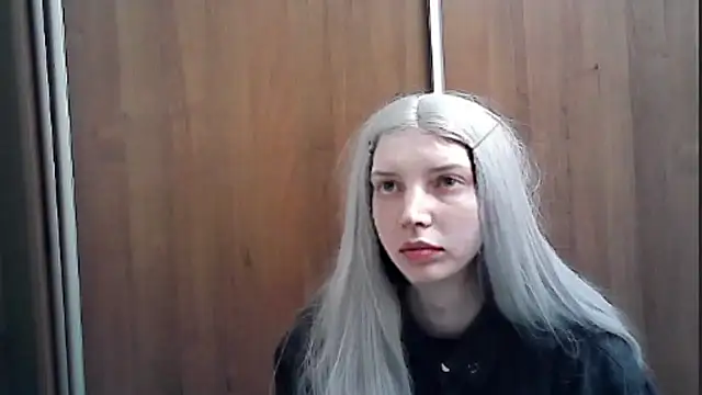 Crimson Lady online show from May 2026 09:02:01 PM