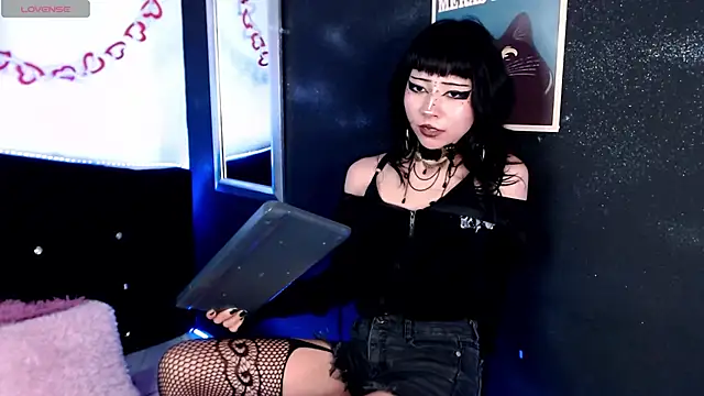 KiomyVamp online show from May 2026 06:11:02 PM