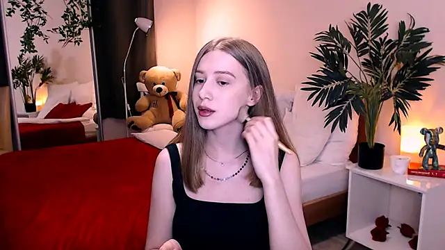 Snapshot of cheeky_chick chatting on June 2026 08:15:01 PM cheeky chick online show from June 2026 08:15:01 PM