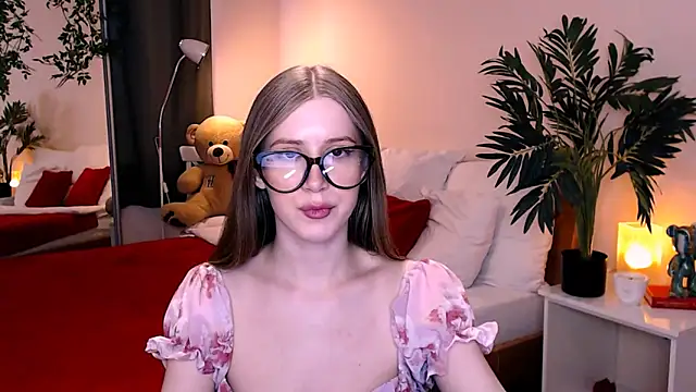 Snapshot of cheeky_chick chatting on June 2026 04:26:02 PM cheeky chick online show from June 2026 04:26:02 PM