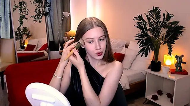 Snapshot of cheeky_chick chatting on June 2026 01:12:01 PM cheeky chick online show from June 2026 01:12:01 PM