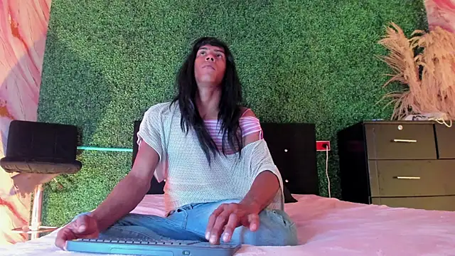 Lexyy lux online show from April 2026 01:38:02 PM