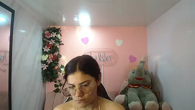 Scarlett jhonson ch online show from April 2026 12:53:02 PM