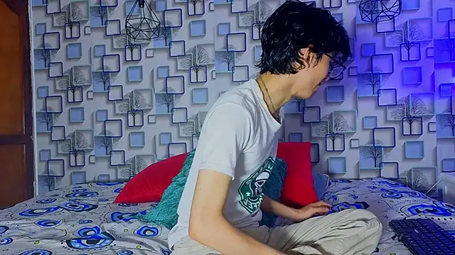 Snapshot of Twink_Sebas7 chatting on April 2026 12:19:02 PM Twink Sebas7 online show from April 2026 12:19:02 PM