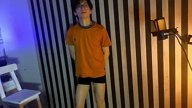 Snapshot of Twink_Sebas7 chatting on April 2026 12:28:02 PM Twink Sebas7 online show from April 2026 12:28:02 PM