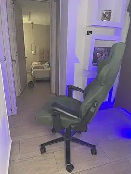 Thiago    online show from April 2026 05:05:02 PM