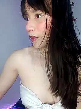 Snapshot of DarlingxX_ chatting on April 2026 01:42:01 AM DarlingxX online show from April 2026 01:42:01 AM