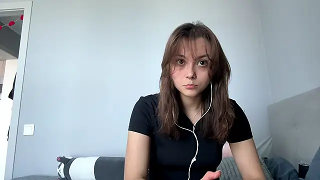 Snapshot of Thyeiysyla chatting on April 2026 10:10:02 AM Thyeiysyla online show from April 2026 10:10:02 AM