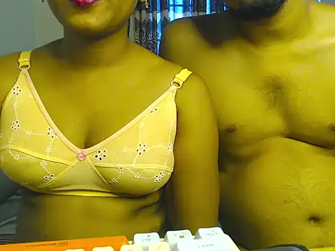 Snapshot of VelvetCoupleLive chatting on June 2026 09:26:01 AM VelvetCoupleLive online show from June 2026 09:26:01 AM