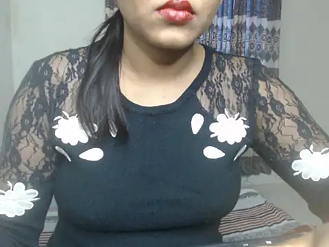 Snapshot of VelvetCoupleLive chatting on July 2026 11:53:02 AM VelvetCoupleLive online show from July 2026 11:53:02 AM