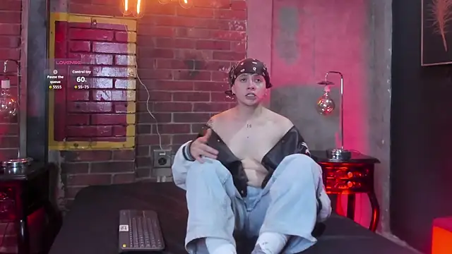 MissaelRossi online show from April 2026 08:38:01 PM