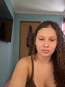 sophiiahot online show from April 2026 04:52:02 PM