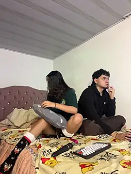 hotlatinocouple   online show from April 2026 06:59:01 AM