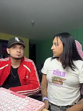 hotlatinocouple   online show from May 2026 11:22:01 PM