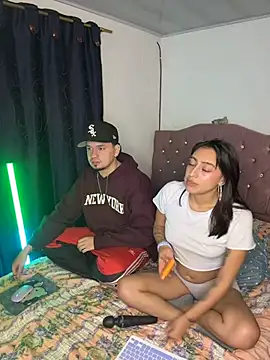 hotlatinocouple   online show from April 2026 05:37:01 AM