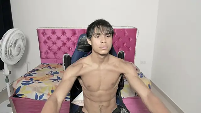 Snapshot of skinny_sam chatting on June 2026 05:34:02 AM skinny sam online show from June 2026 05:34:02 AM