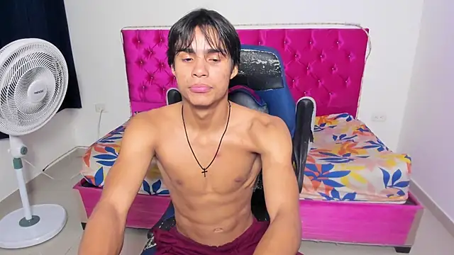 Snapshot of skinny_sam chatting on July 2026 05:25:02 AM skinny sam online show from July 2026 05:25:02 AM