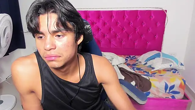 Snapshot of skinny_sam chatting on July 2026 04:45:01 AM skinny sam online show from July 2026 04:45:01 AM