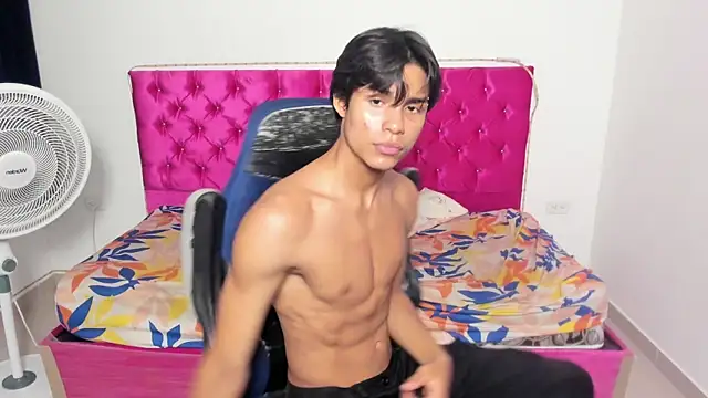 Snapshot of skinny_sam chatting on June 2026 04:41:02 AM skinny sam online show from June 2026 04:41:02 AM