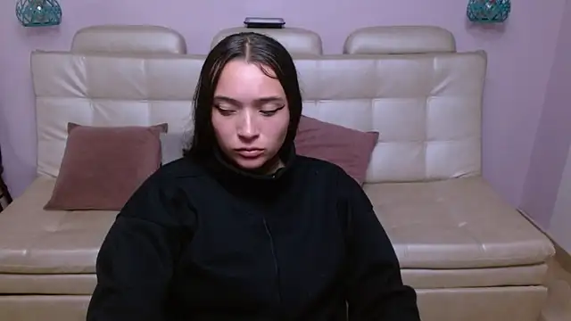 Marianne Cam online show from April 2026 09:04:01 PM