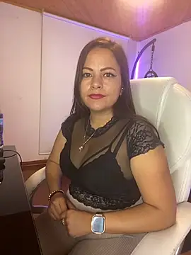 MIA ROSSEEE online show from April 2026 03:24:01 PM