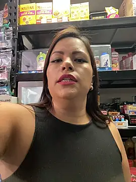 MIA ROSSEEE online show from June 2026 02:33:01 PM