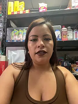 MIA ROSSEEE online show from May 2026 01:32:01 PM