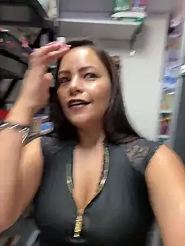 MIA ROSSEEE online show from April 2026 01:14:02 PM