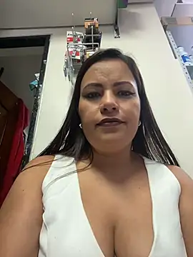 Snapshot of MIA_ROSSEEE chatting on June 2026 04:49:02 PM MIA ROSSEEE online show from June 2026 04:49:02 PM