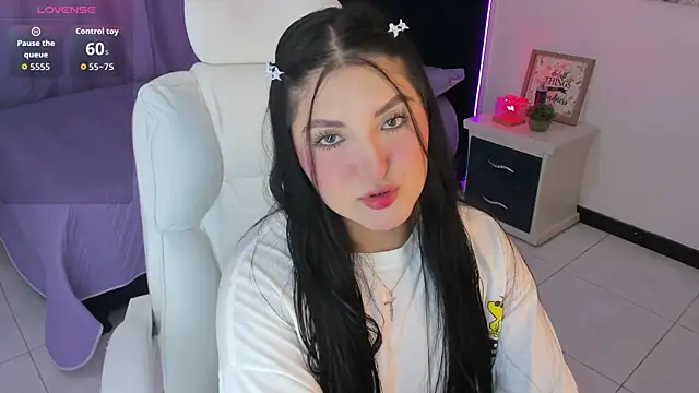 Snapshot of Celestee_21 chatting on June 2026 08:03:01 PM Celestee 21 online show from June 2026 08:03:01 PM