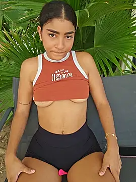 Snapshot of Milu_Luthor chatting on May 2026 02:45:01 PM Milu Luthor online show from May 2026 02:45:01 PM