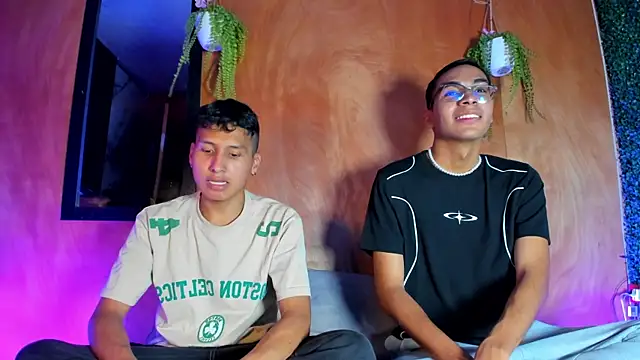 rafael velvet online show from April 2026 10:49:01 PM