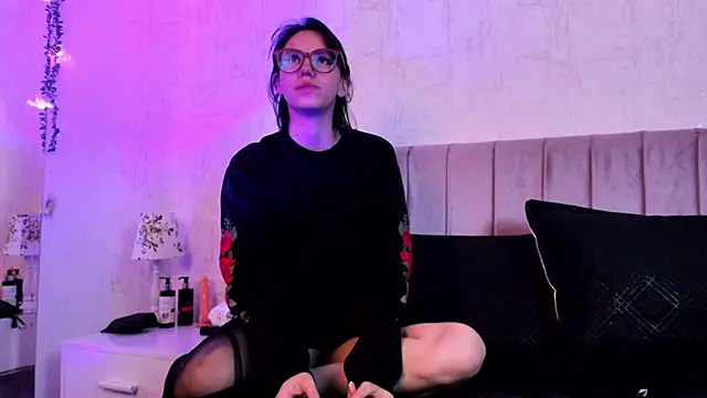 Alis Roze online show from July 2026 07:33:02 PM