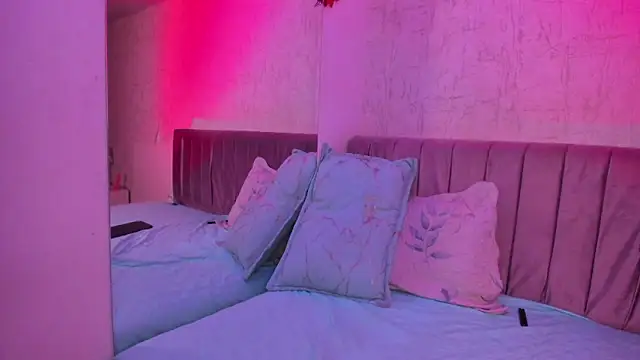 Alis Roze online show from April 2026 09:01:02 PM