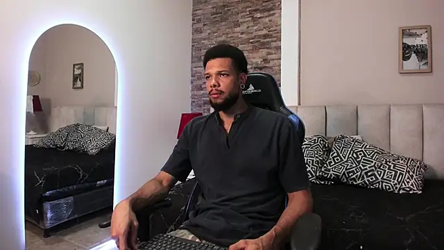 Snapshot of cero_khalifa chatting on April 2026 09:43:02 PM cero khalifa online show from April 2026 09:43:02 PM