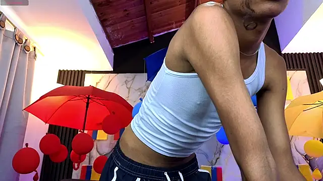Snapshot of triiangel_latinboy chatting on July 2026 12:37:01 PM triiangel latinboy online show from July 2026 12:37:01 PM