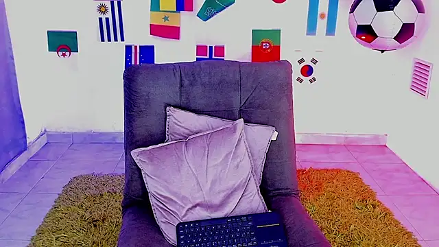 Snapshot of triiangel_latinboy chatting on July 2026 12:24:02 PM triiangel latinboy online show from July 2026 12:24:02 PM