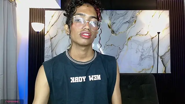 triiangel latinboy online show from May 2026 12:25:01 AM