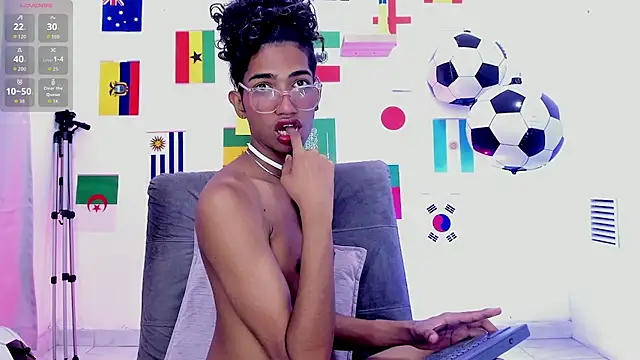 Snapshot of triiangel_latinboy chatting on July 2026 12:38:02 PM triiangel latinboy online show from July 2026 12:38:02 PM