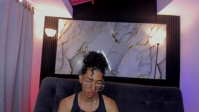 triiangel latinboy online show from May 2026 12:32:02 PM